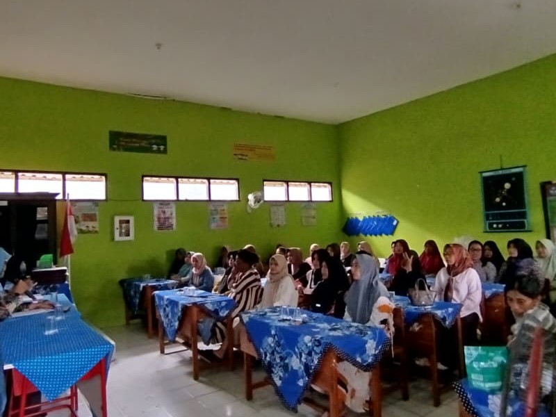 PENERIMAAN RAPOT SEMESTER GANJIL TAPEL 2025/2026